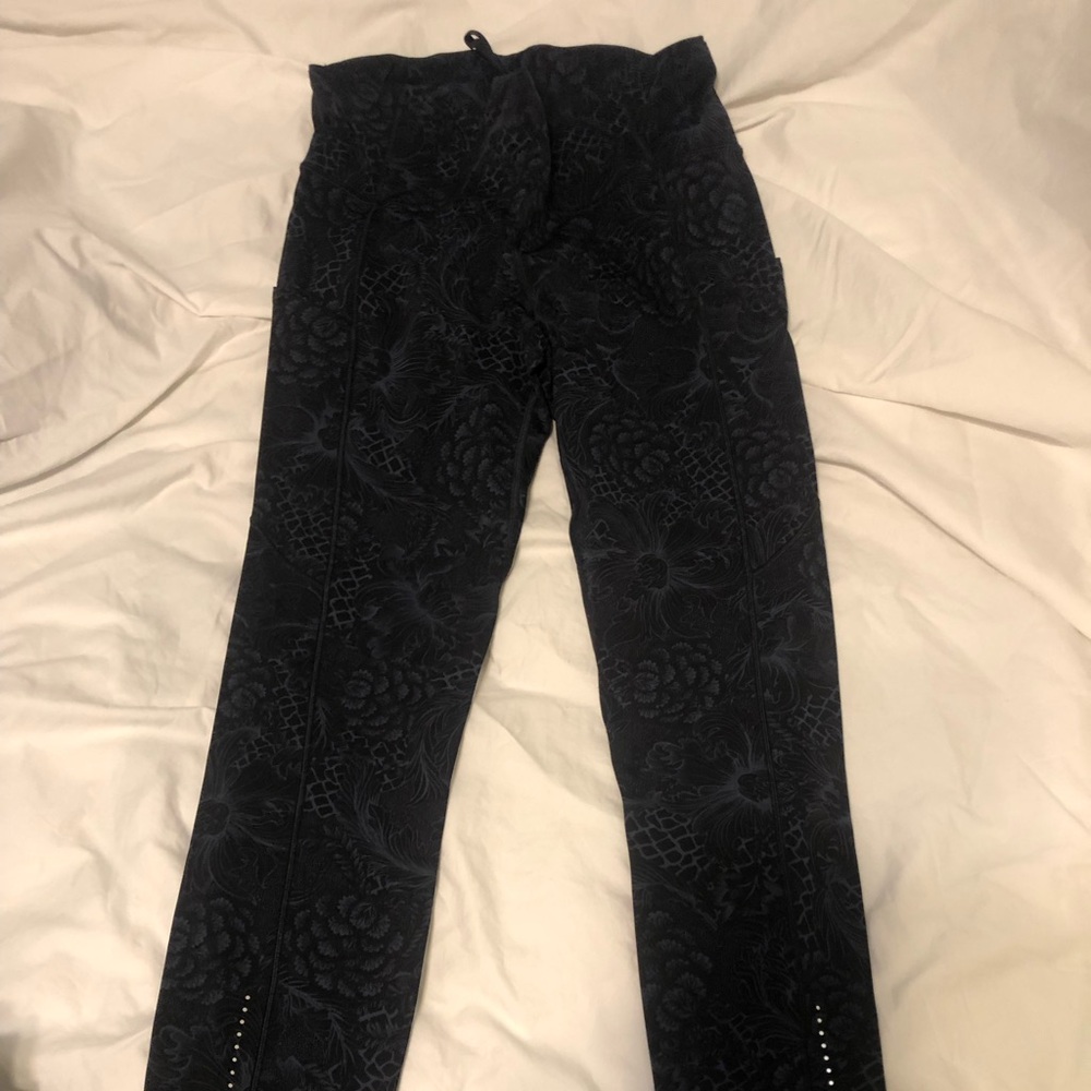 Lululemon Fast and Free OG 28” EUC Sz 8